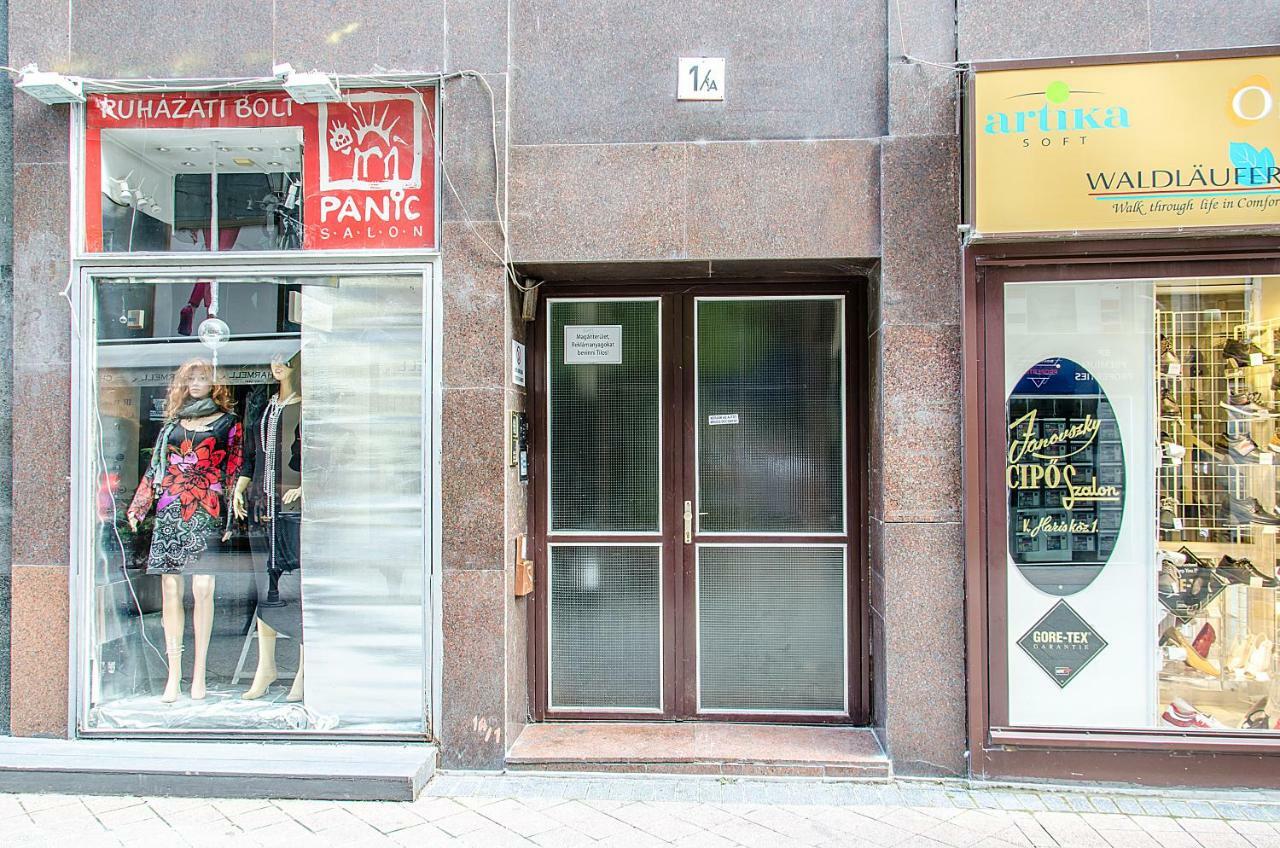 Appartamento Harrison Budapest Esterno foto